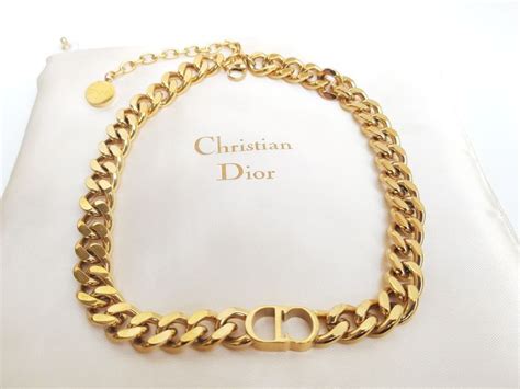 christian dior collar.